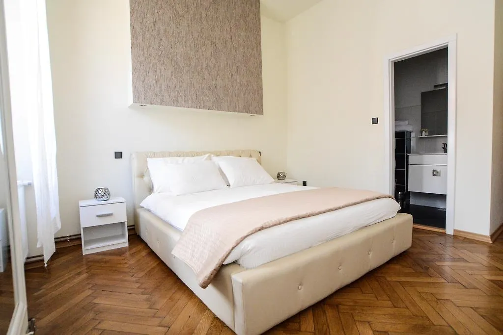 *** Couette-café City Center Rooms Pula Croatie