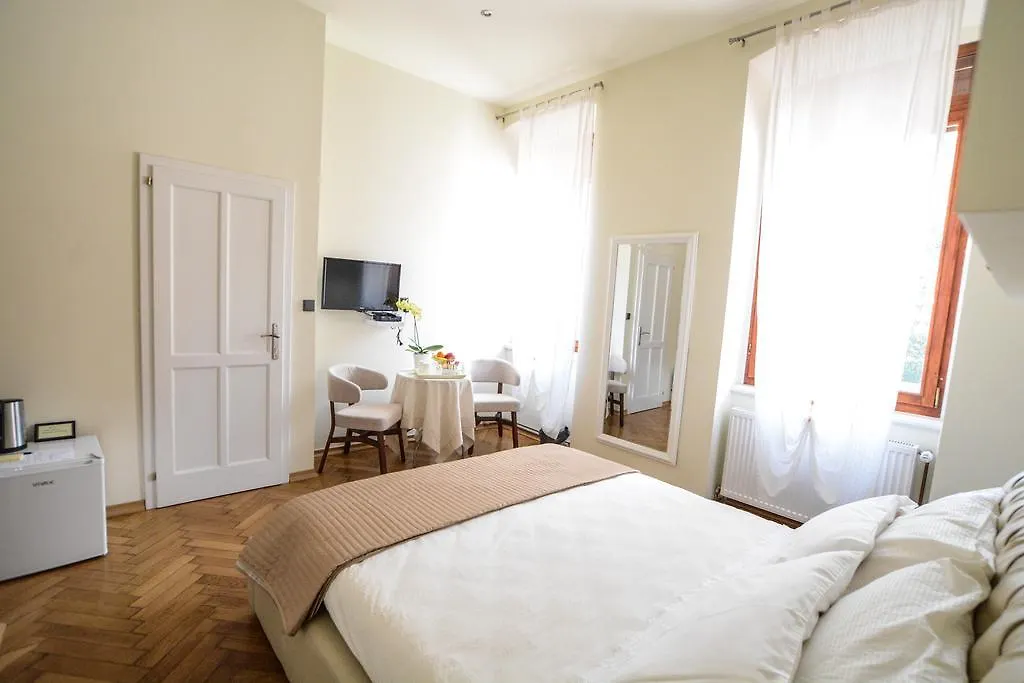 City Center Rooms Pula Bed & Breakfast