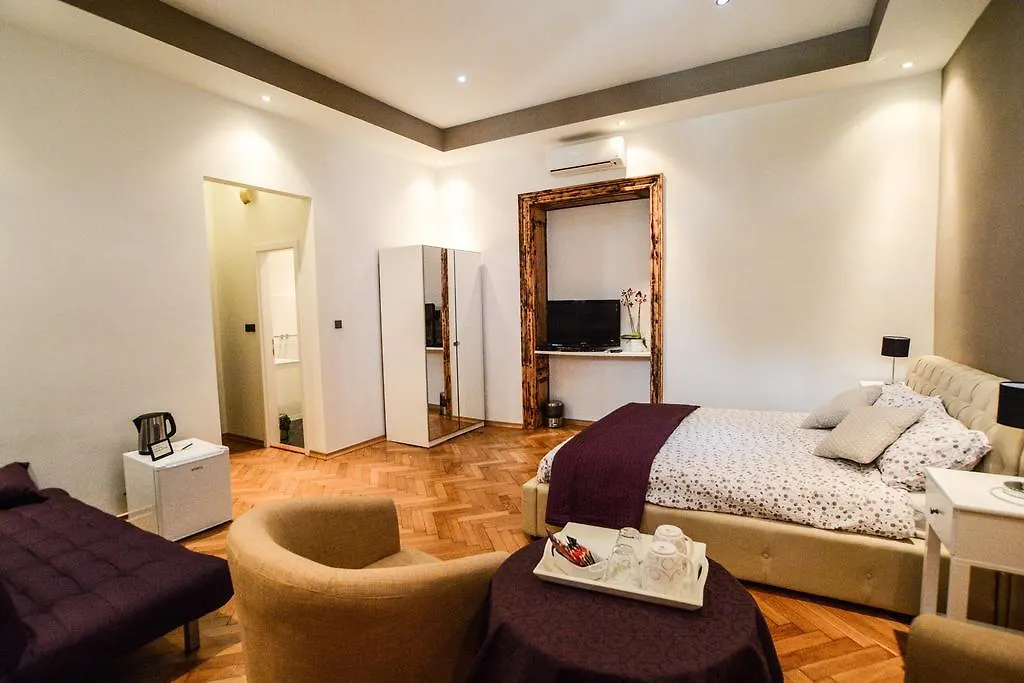 City Center Rooms Pula 3*,  Kroatien